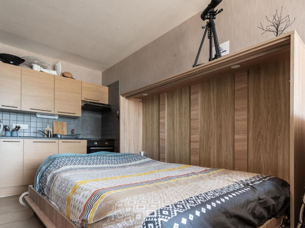 Contemporary Apartment In Oostende With Balcony Bagian luar foto