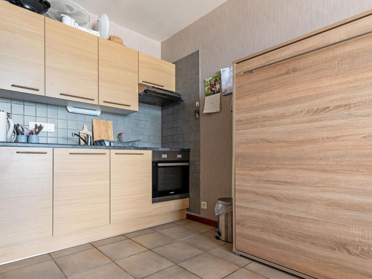 Contemporary Apartment In Oostende With Balcony Bagian luar foto