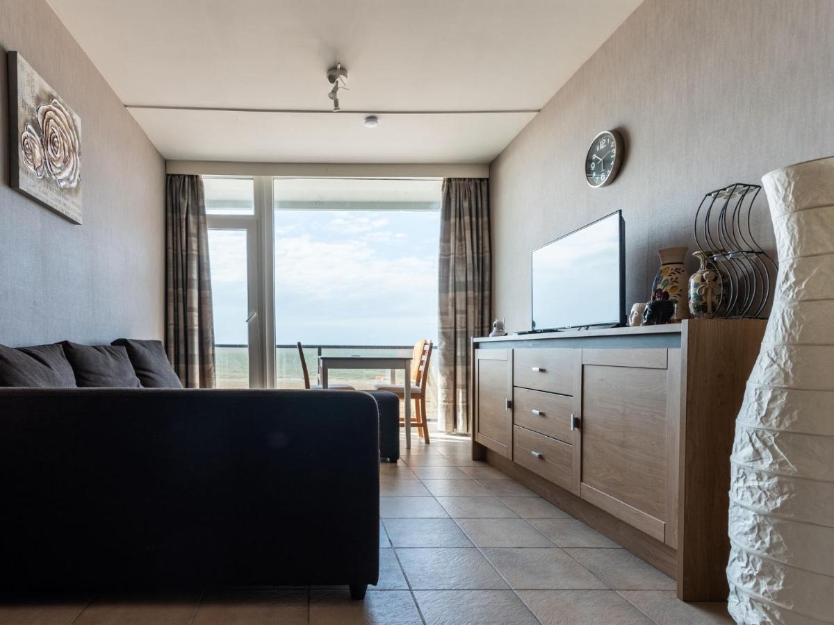 Contemporary Apartment In Oostende With Balcony Bagian luar foto